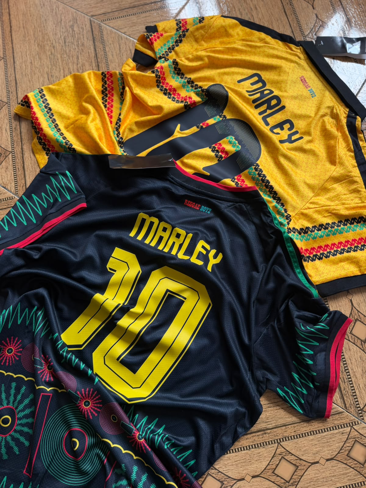 ¡¡POR TIEMPO LIMITADO!! CAMISETA OFICIAL JAMAICA VERSIÓN ESPECIAL BOB MARLEY AMARILLA-NEGRA
