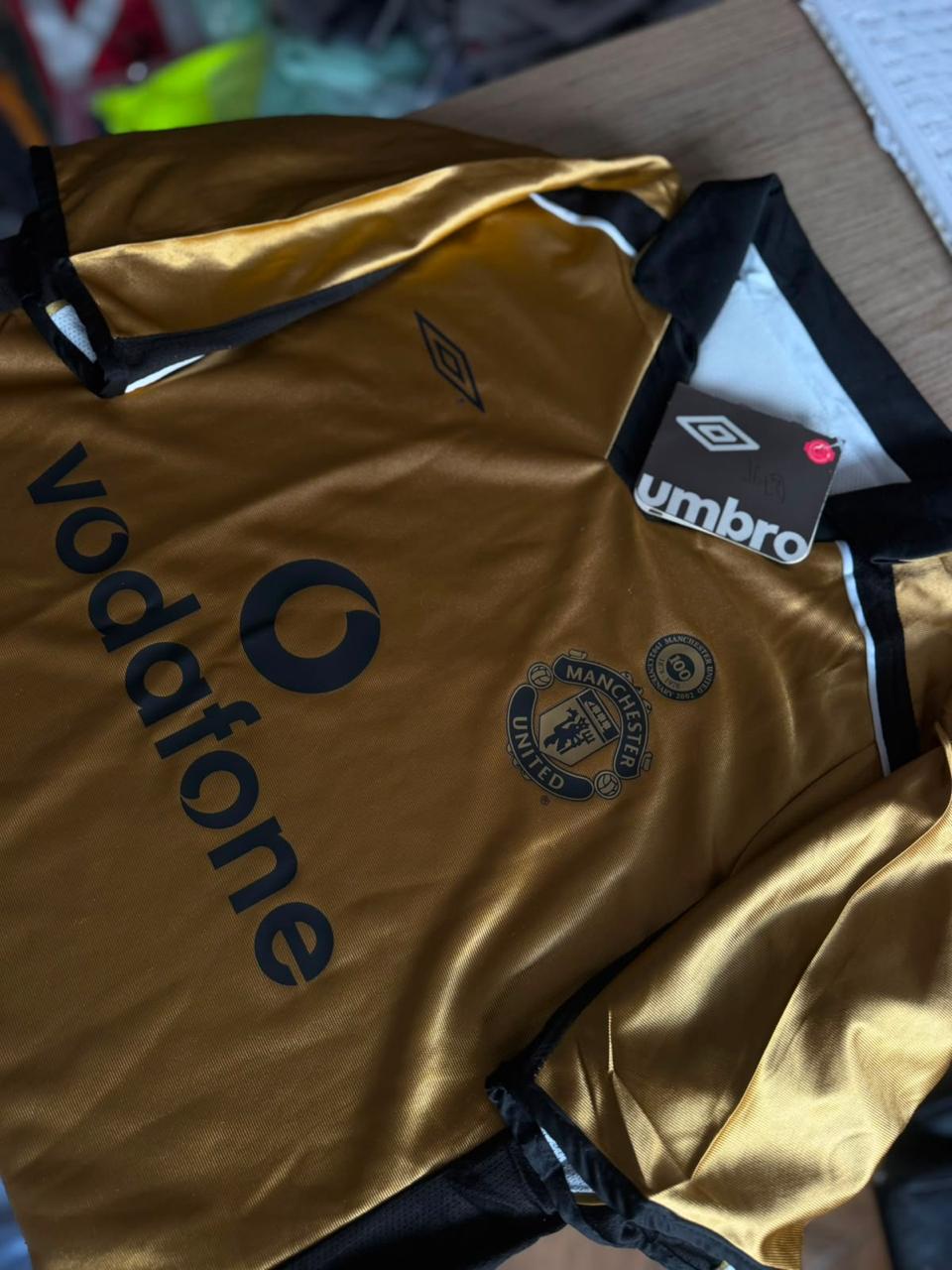 CAMISETA RETRO ESPECIAL DOBLE FAZ MANCHESTER UNITED 2001-2002 vista 4
