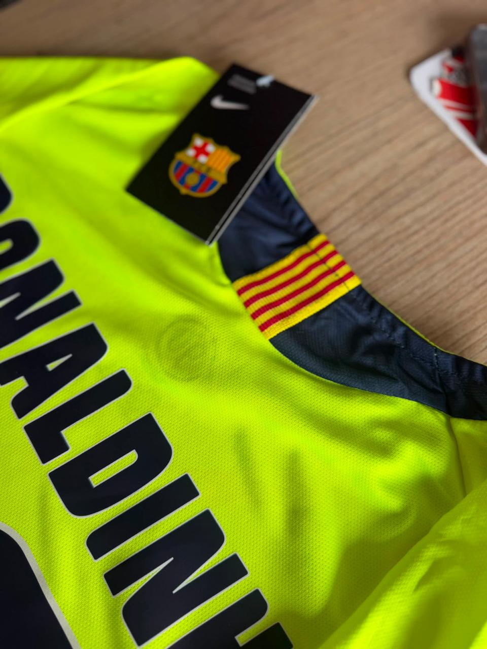 CAMISETA RELIQUIA RETRO-COLECCIÓN FC BARCELONA AÑO 2005 vista 4