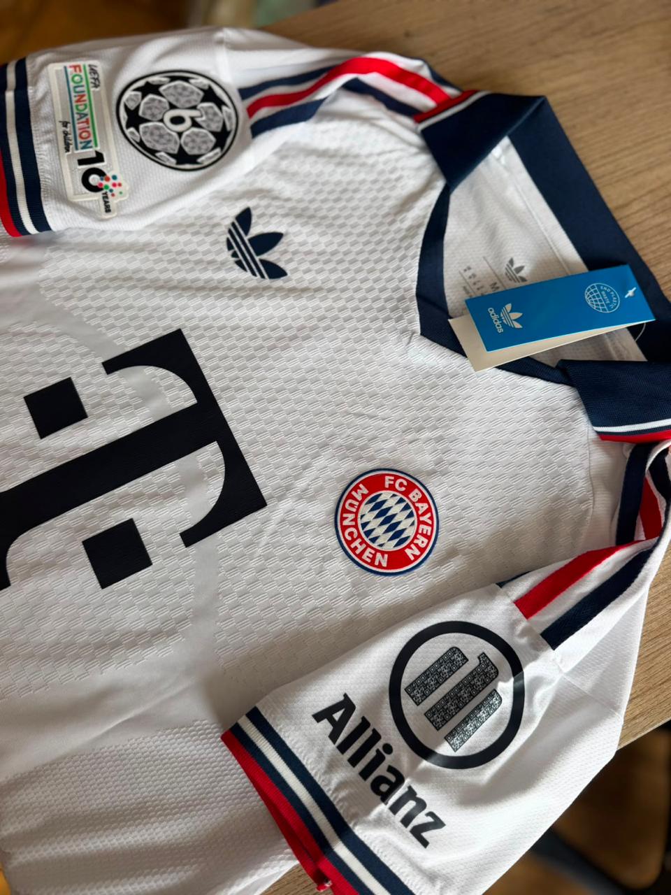 CAMISETA PLAYER OFICIAL VISITANTE FC BAYERN MUNICH 26/27 vista 2