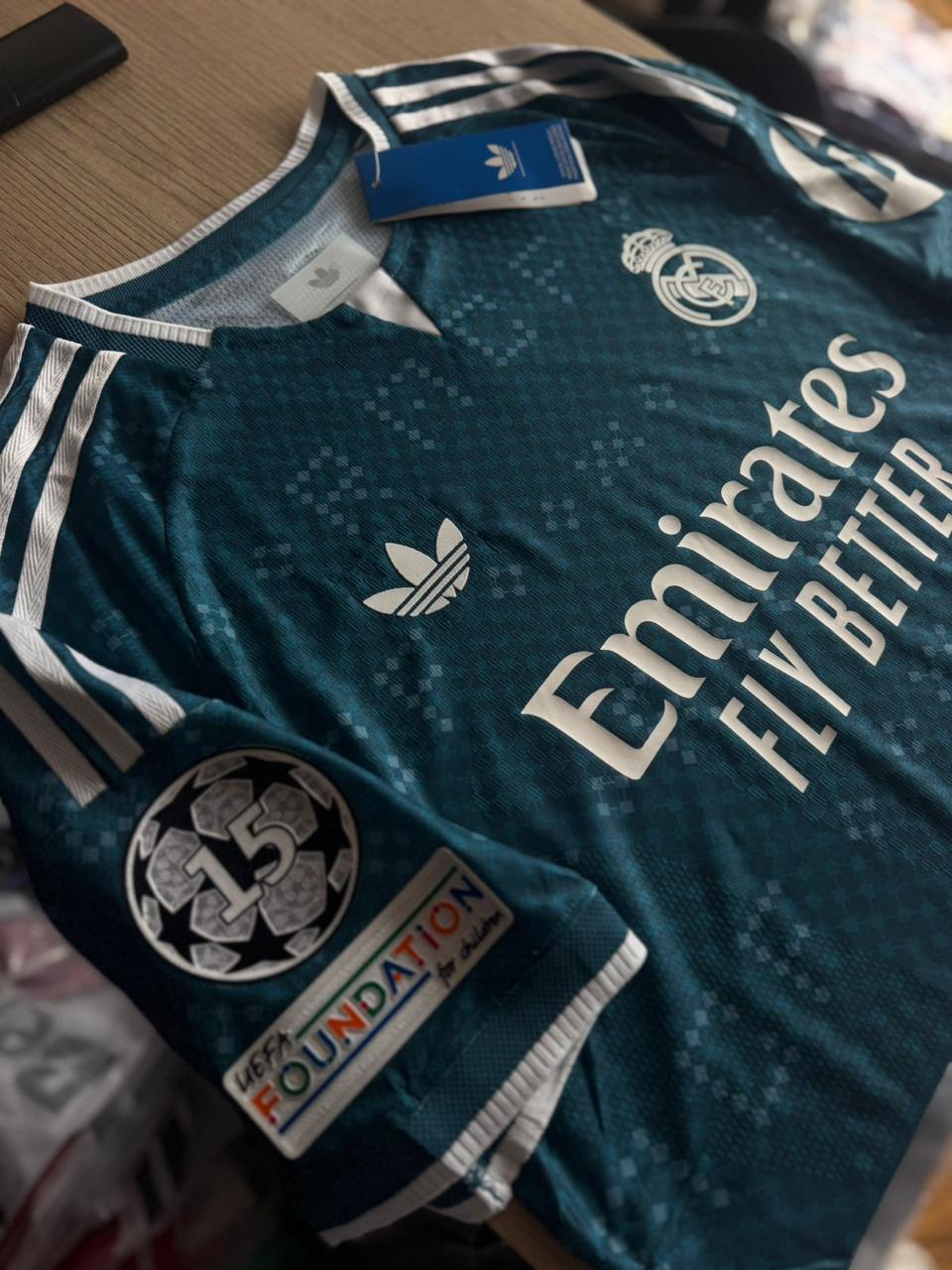 CAMISETA OFICIAL 3 KIT REAL MADRID 26/27 vista 2
