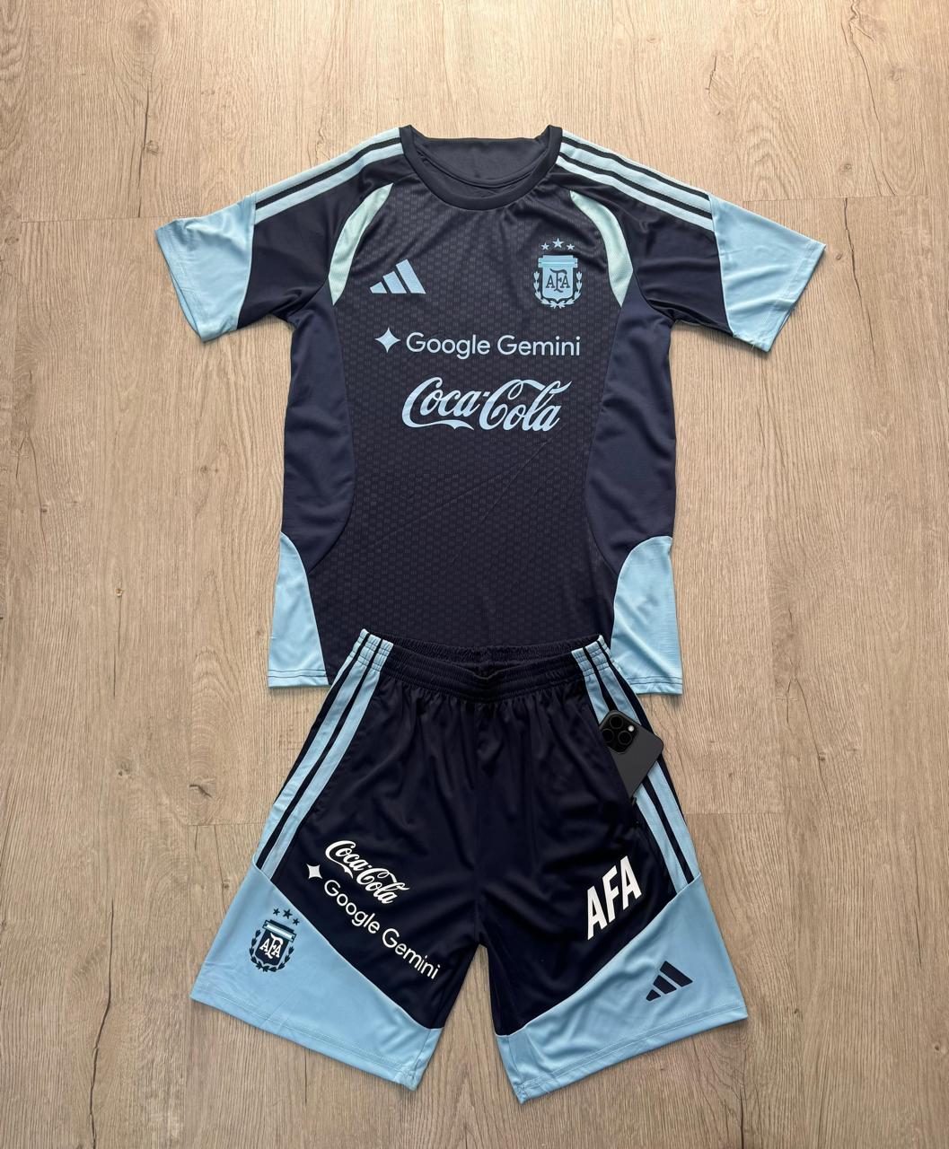 INDUMENTARIA OFICIAL DE ENTRENAMIENTO SELECCIÓN ARGENTINA FULL SPONSORS BLANCA/AZUL vista 4
