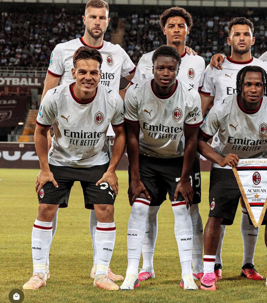 CAMISETA OFICIAL AC MILÁN VISITANTE vista 3