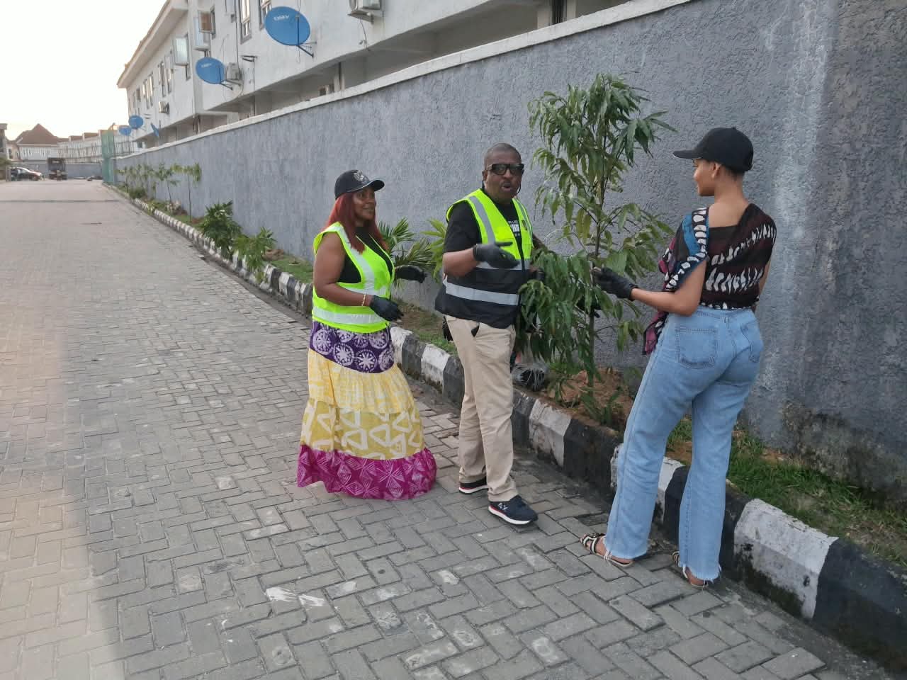 VCVERA CHAIRMAN KICK-STARTS VCE5 OPERATION GREEN INITIATIVE WITH TREE-PLANTING EXERCISE