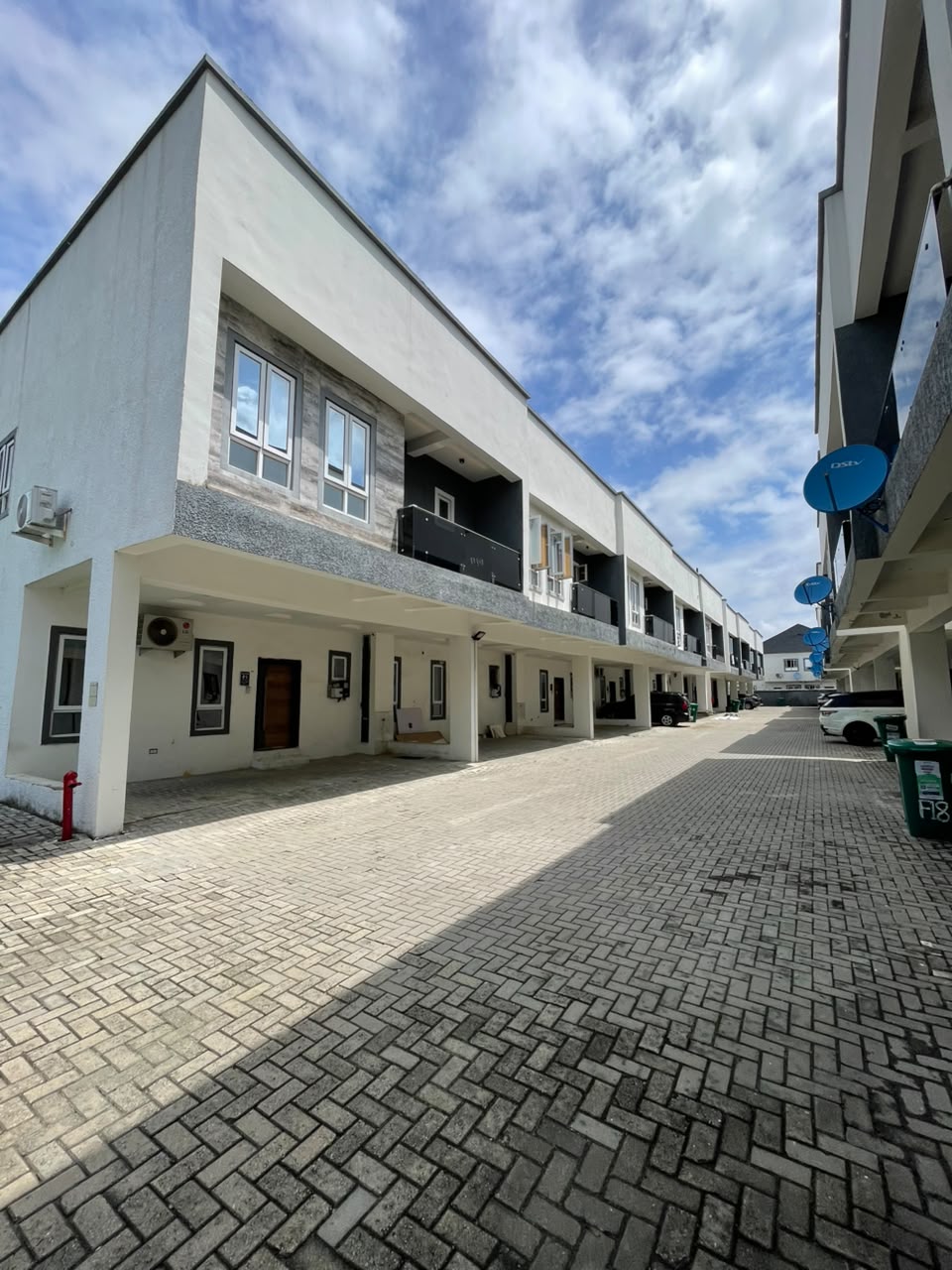 vcvera/building-01_nqwzbt