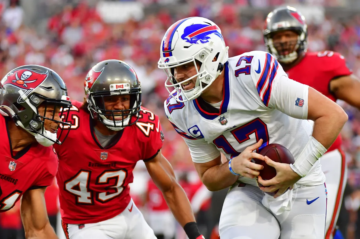 Free NFL Pick for Thursday Night Football: Tampa Bay Buccaneers vs. Buffalo Bills Showdown