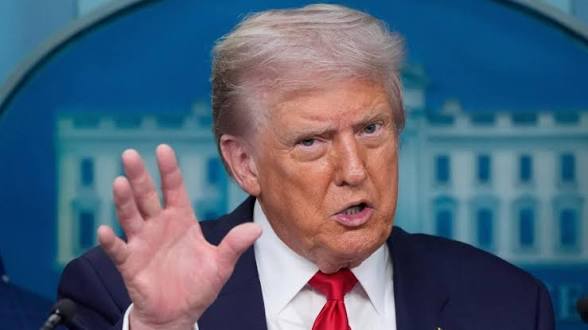 Trump Suspends Planned Iran Strikes, Signals Hope for Diplomatic Deal