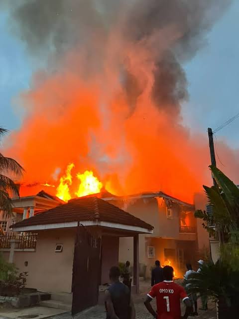 Kwara Firefighters Contain Residential Fire in Ilorin, Prevent Major Damage ‎