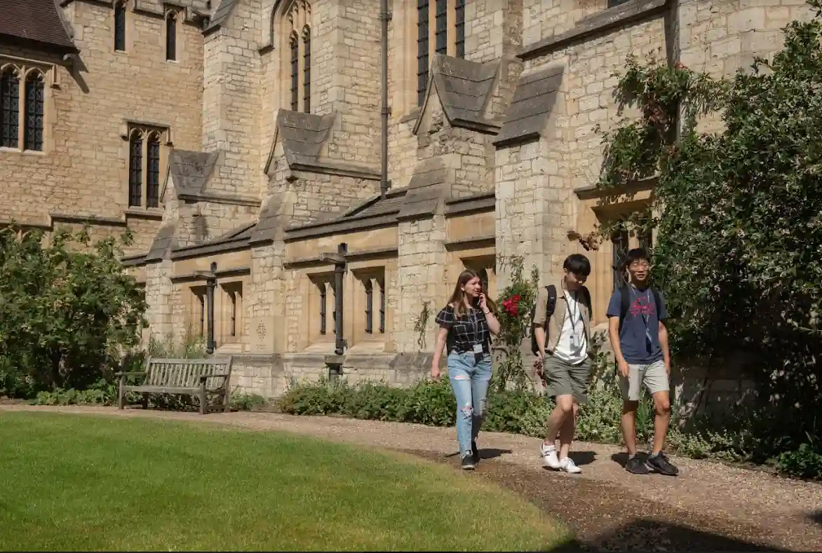 Oxford Summer Schools, Summer Course Ages 13-18