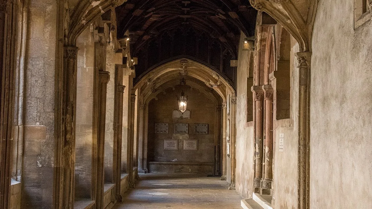 university-of-oxford-corridor