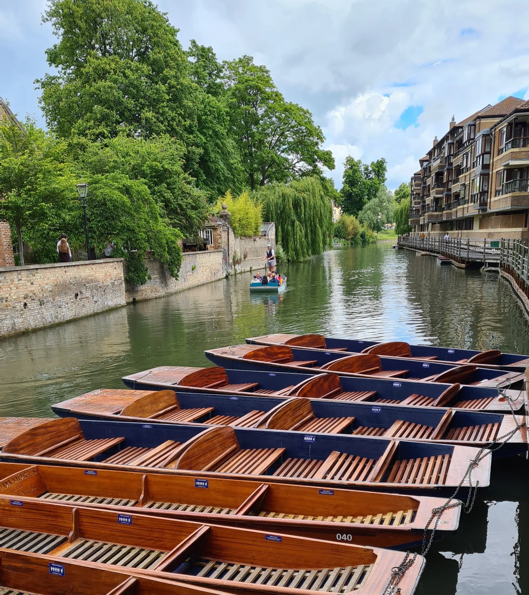 rivercam-punting-boats