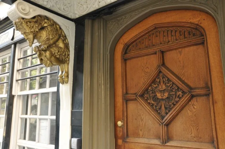 door-in-oxford-that-inspired-the-lion-the-witch-and-the-wardrobe