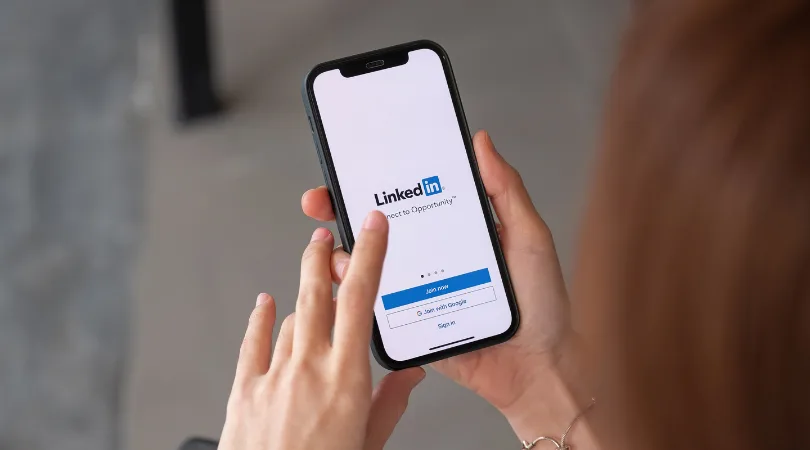 linked-in-app-on-phone