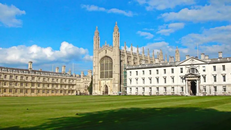 kings-college-3889124_1920-768x432.jpg