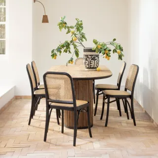 Oz design wishbone chairs top