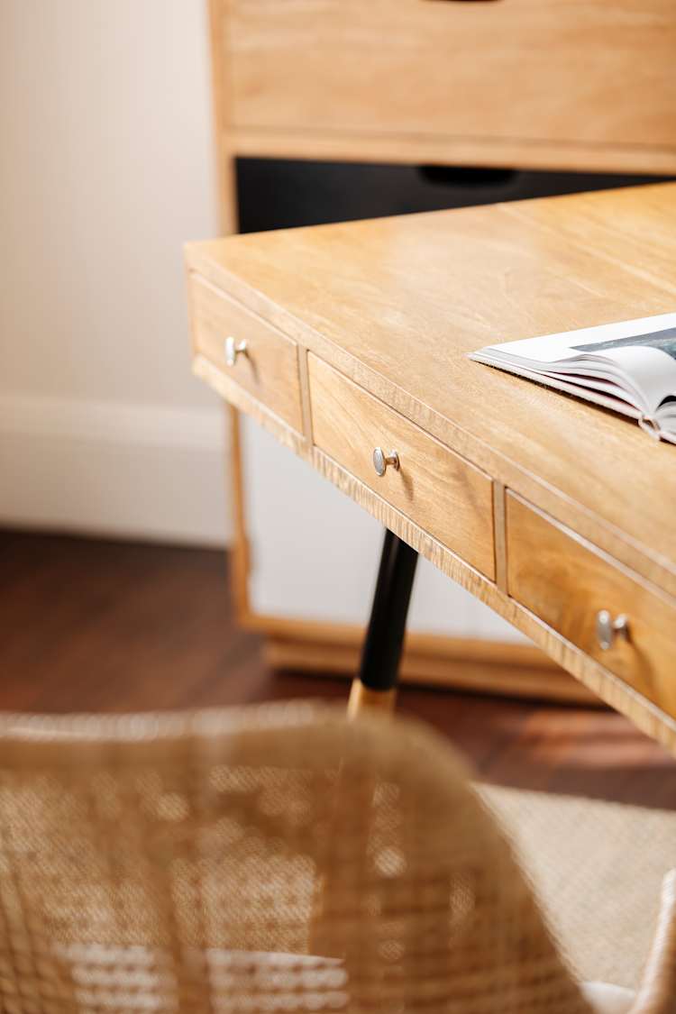 Kortina_Desk_Details-5019