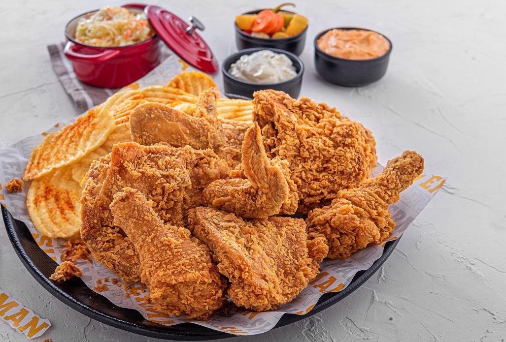 Ganzes Hähnchen Broasted (POMMES ODER REIS)