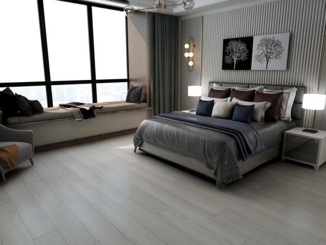 Piso Vinílico Pro Roble Perla 6,5 mm instalado en un ambiente interior
