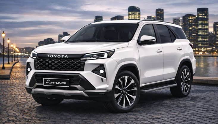 Toyota Fortuner view 1