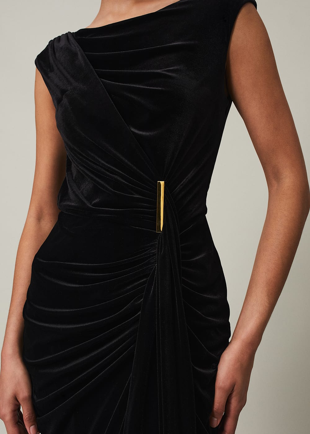 Black velvet maxi dress uk clearance