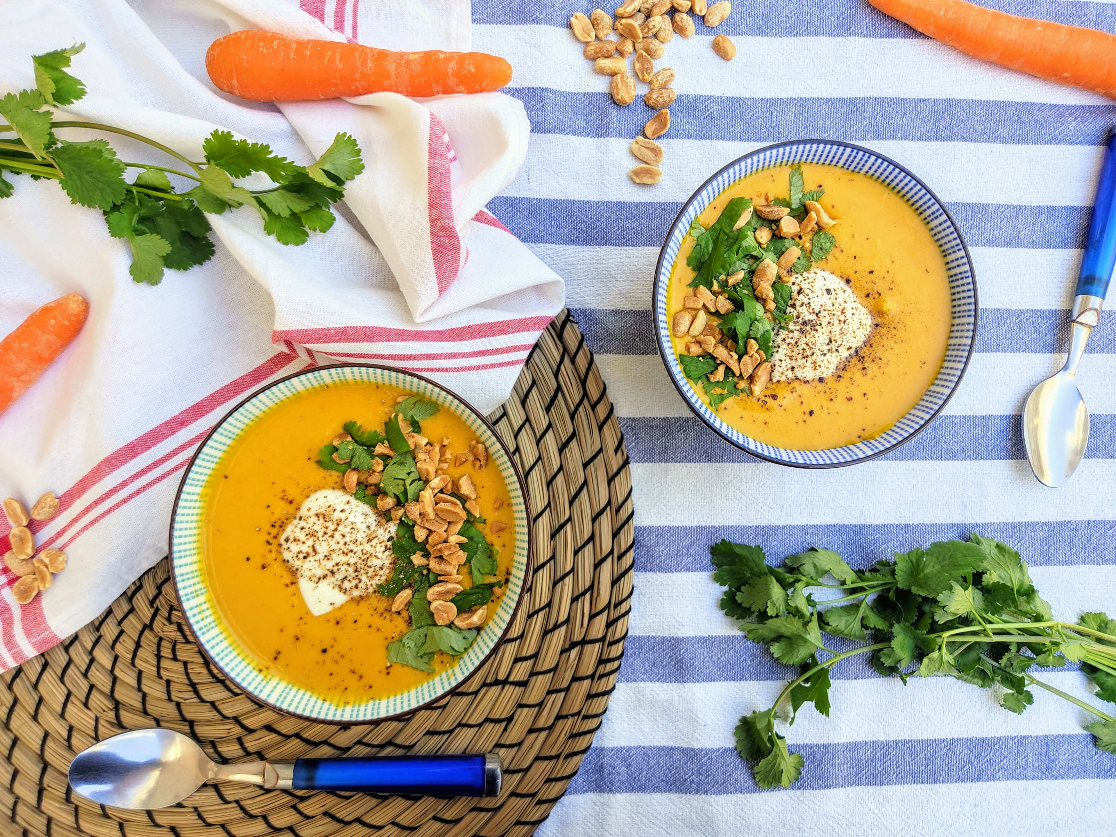 Crema de zanahoria y manzana al curry: una cena reconfortante y exótica