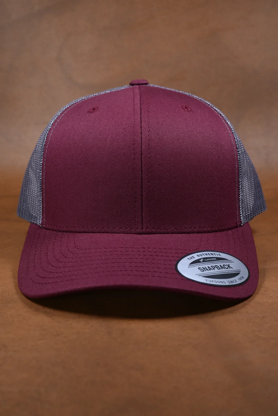 YUPOONG CLASSIC CORINTO/GRIS