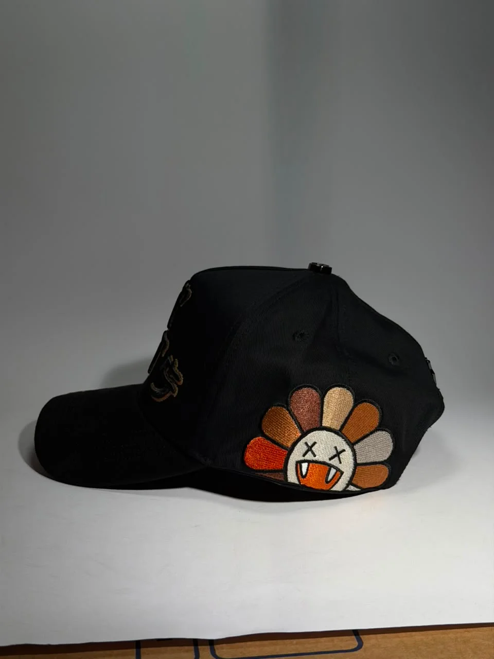 GC CAPS    E00 thumbnail 2