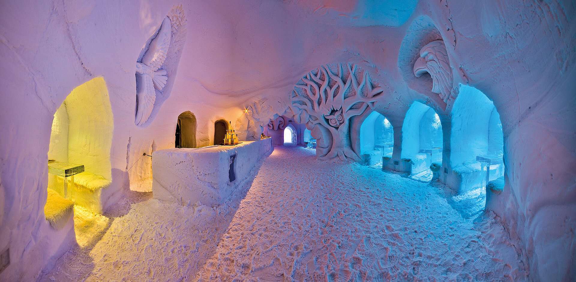 inside-the-igloo-bar-mayrhofen