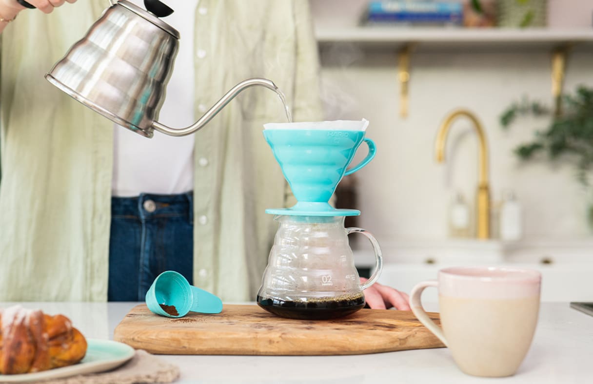 Brewing filter coffee with the Hario V60
