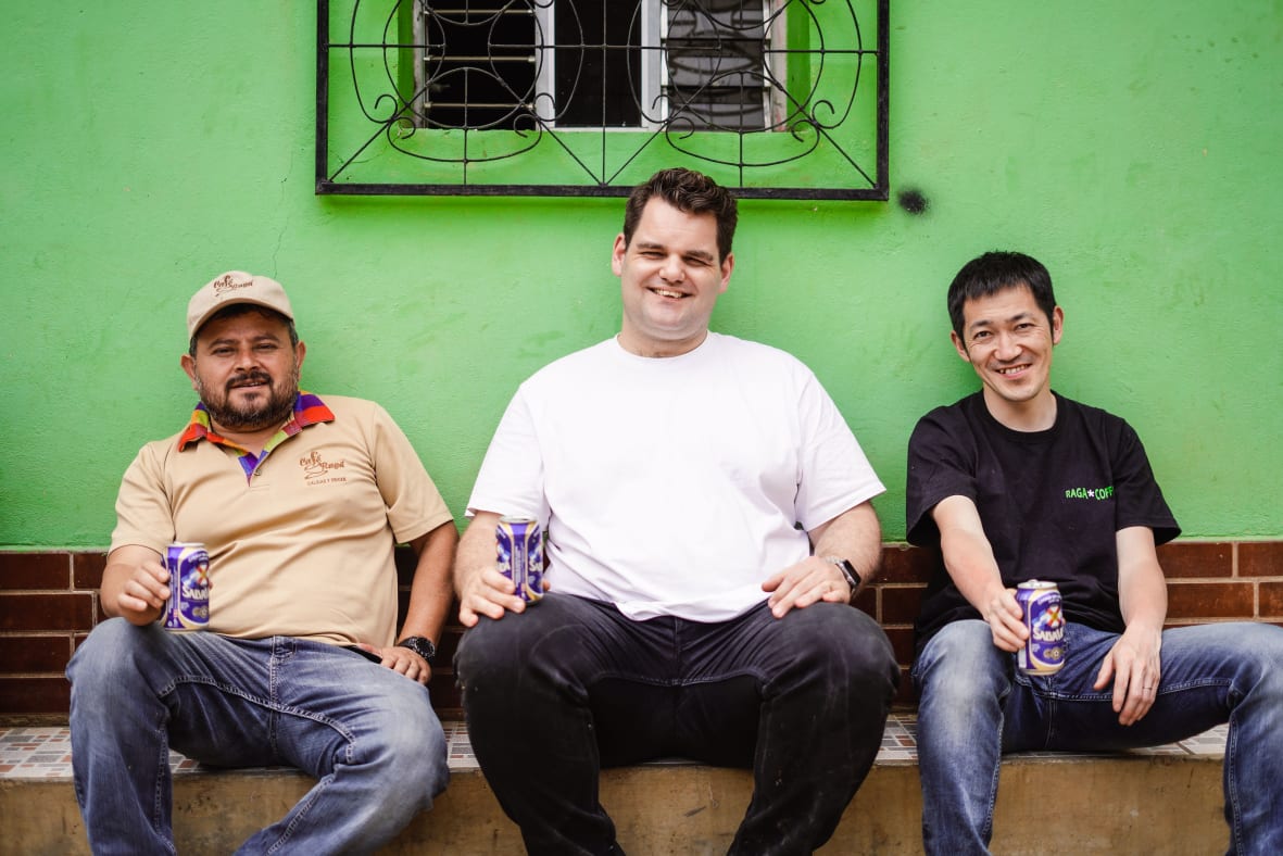 Rony Gámez (left) one of the world's leading speciality-coffee experts 
