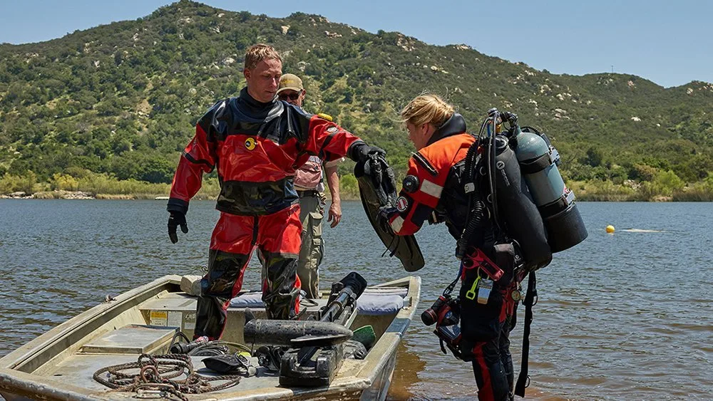 public safety diver getting ready to dive
