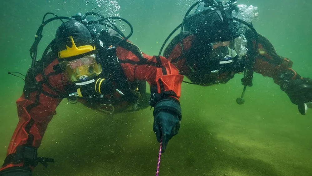 public safety diver dive