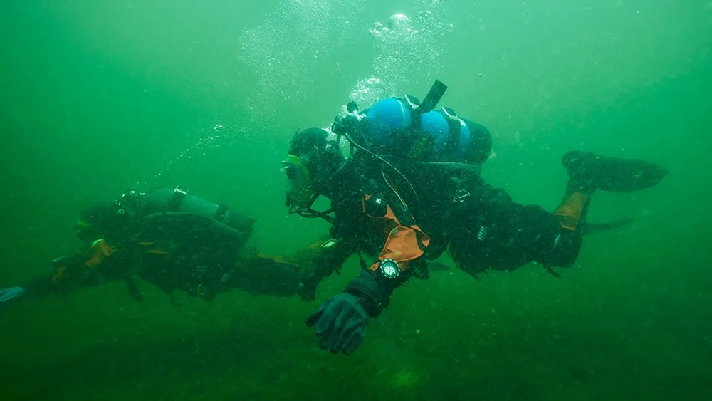 public safety diver underwater