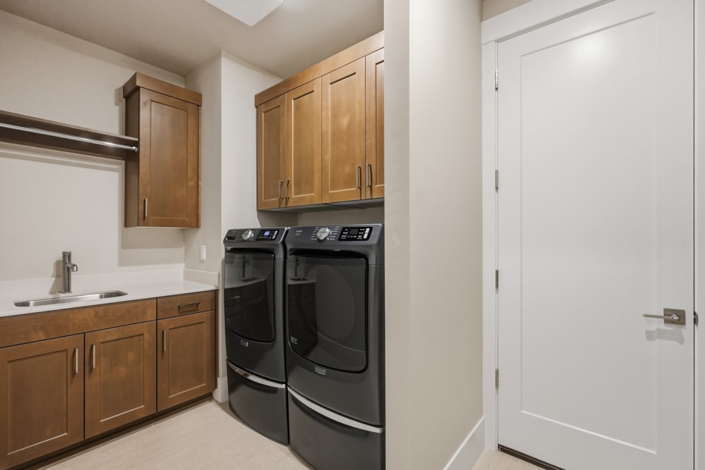 Pahlisch Homes - Photo 11