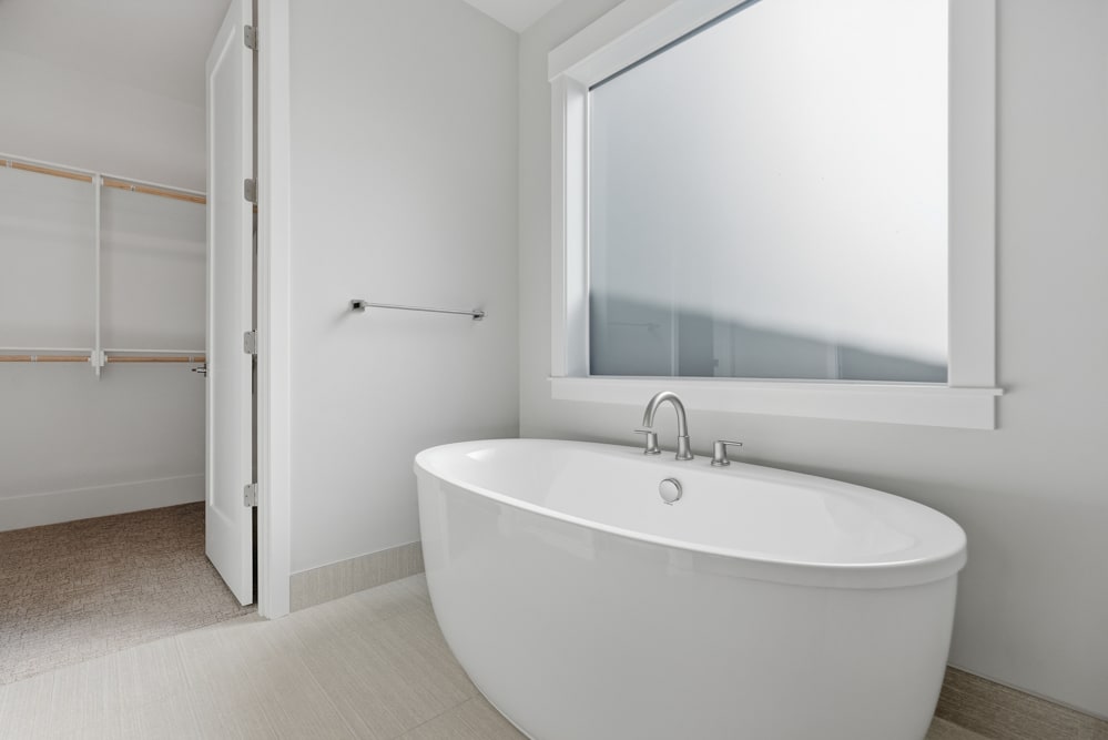 Pahlisch Homes - Photo 8