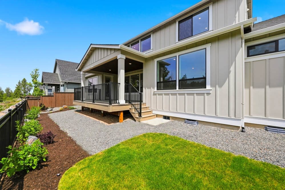 Pahlisch Homes - Photo 2