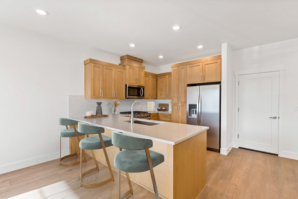 Pahlisch Homes - Photo 3