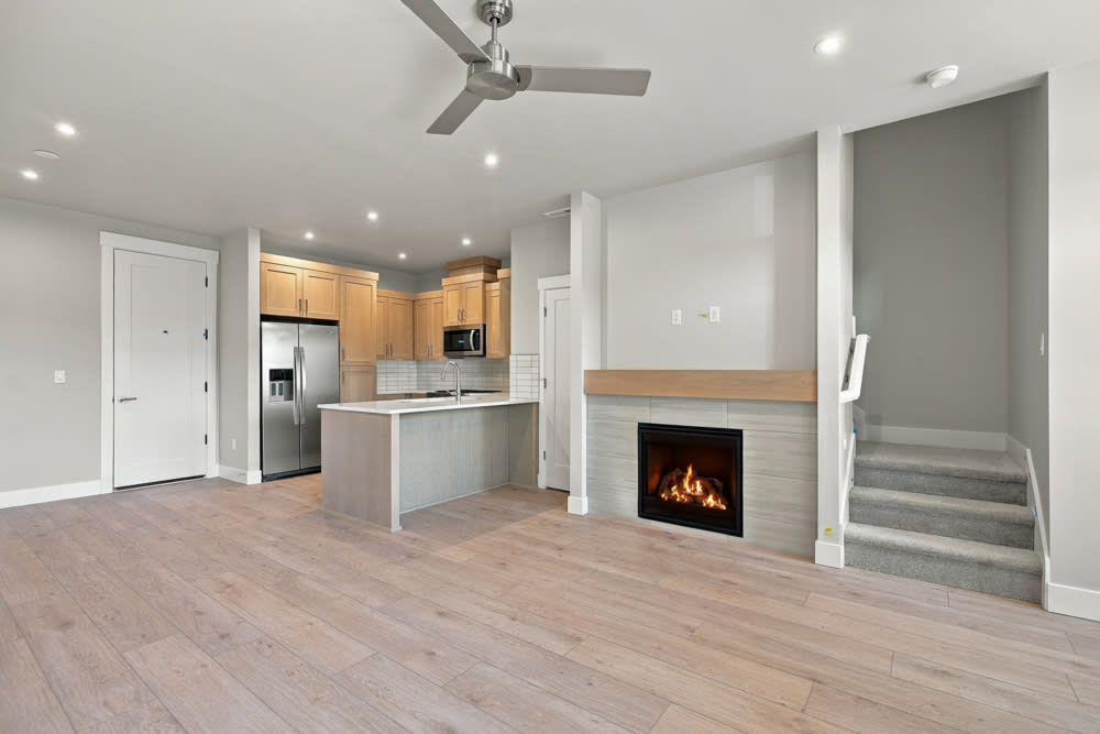 Pahlisch Homes - Photo 3
