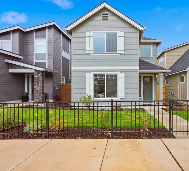 Pahlisch Homes - Photo 1