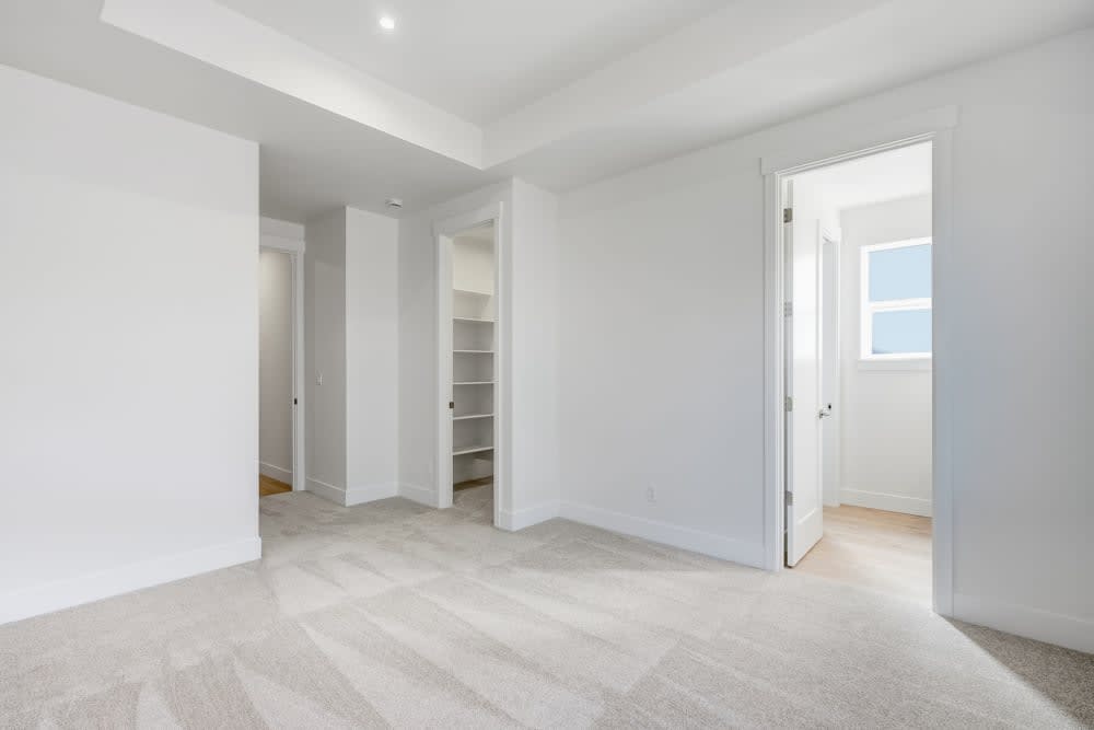 Pahlisch Homes - Photo 9