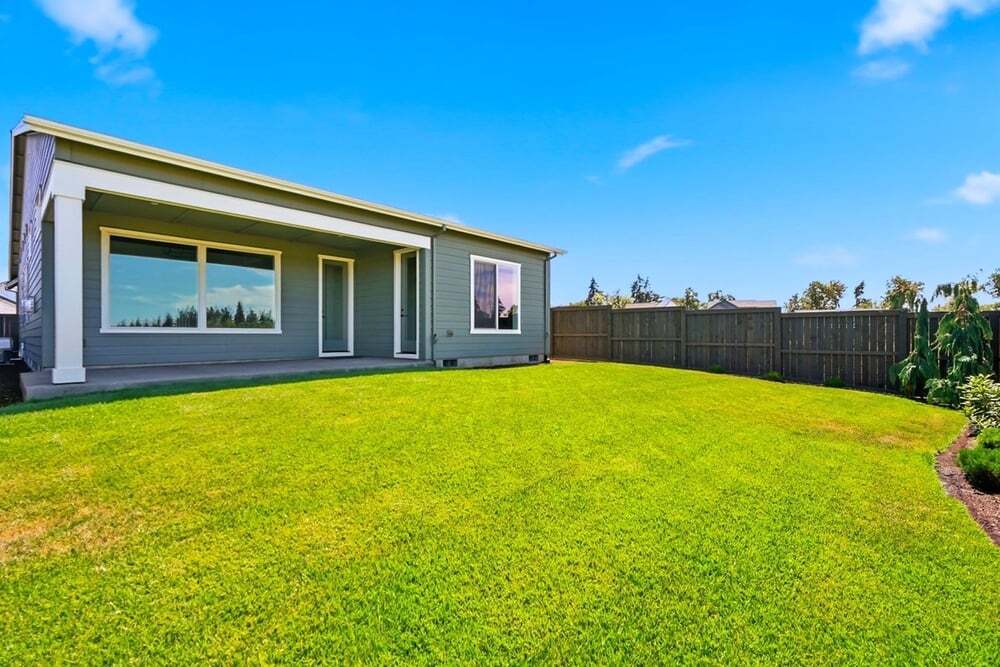 Pahlisch Homes - Photo 2