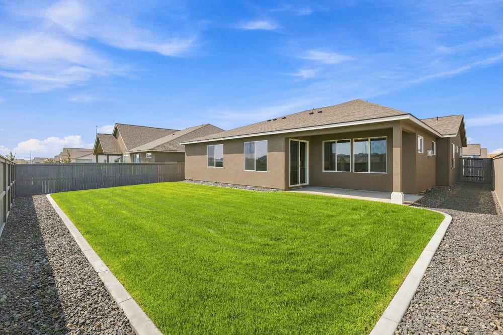 Pahlisch Homes - Photo 2