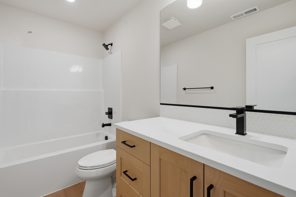 Pahlisch Homes - Photo 9