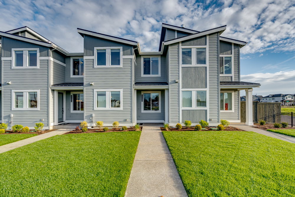 Pahlisch Homes - Photo 7