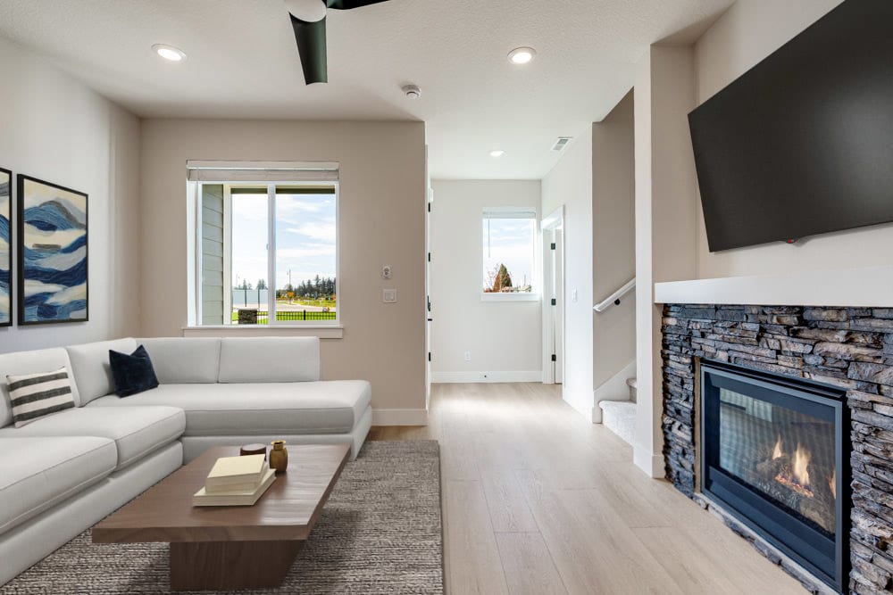 Pahlisch Homes - Photo 1