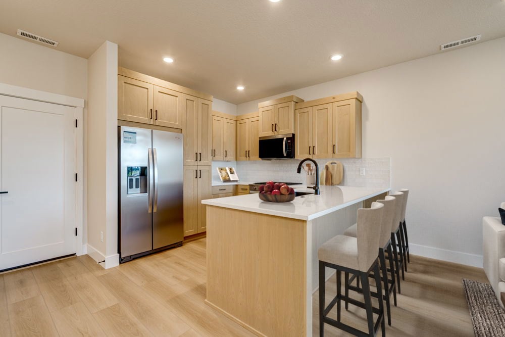 Pahlisch Homes - Photo 2