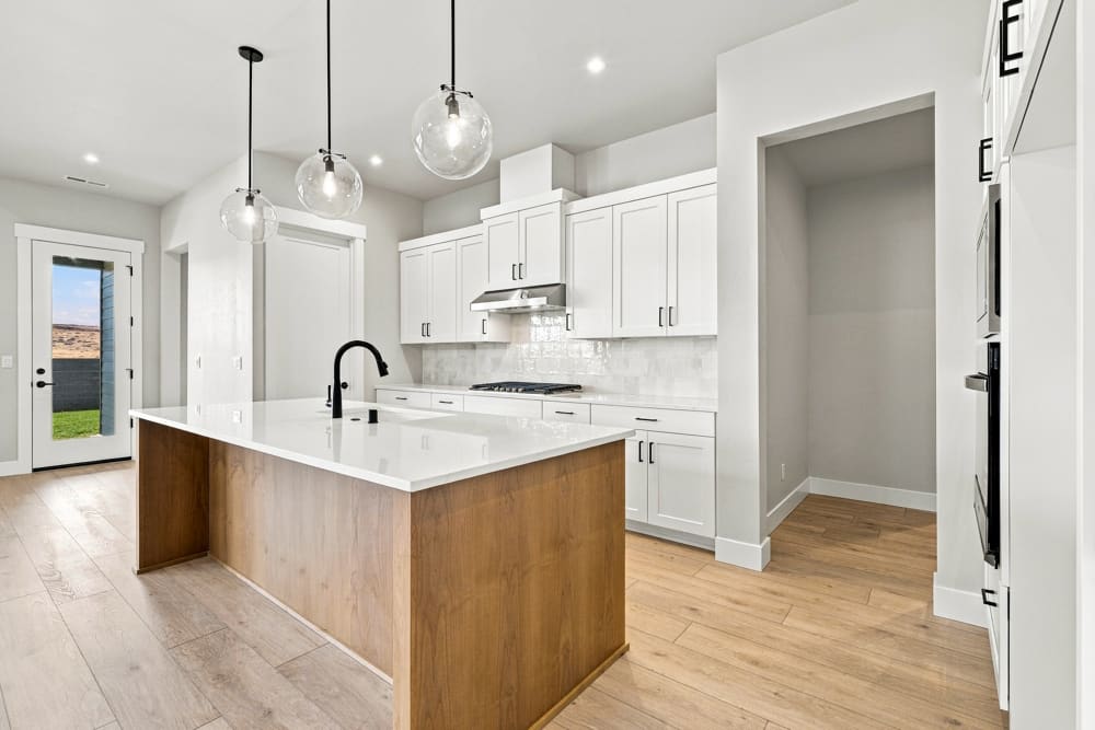 Pahlisch Homes - Photo 4