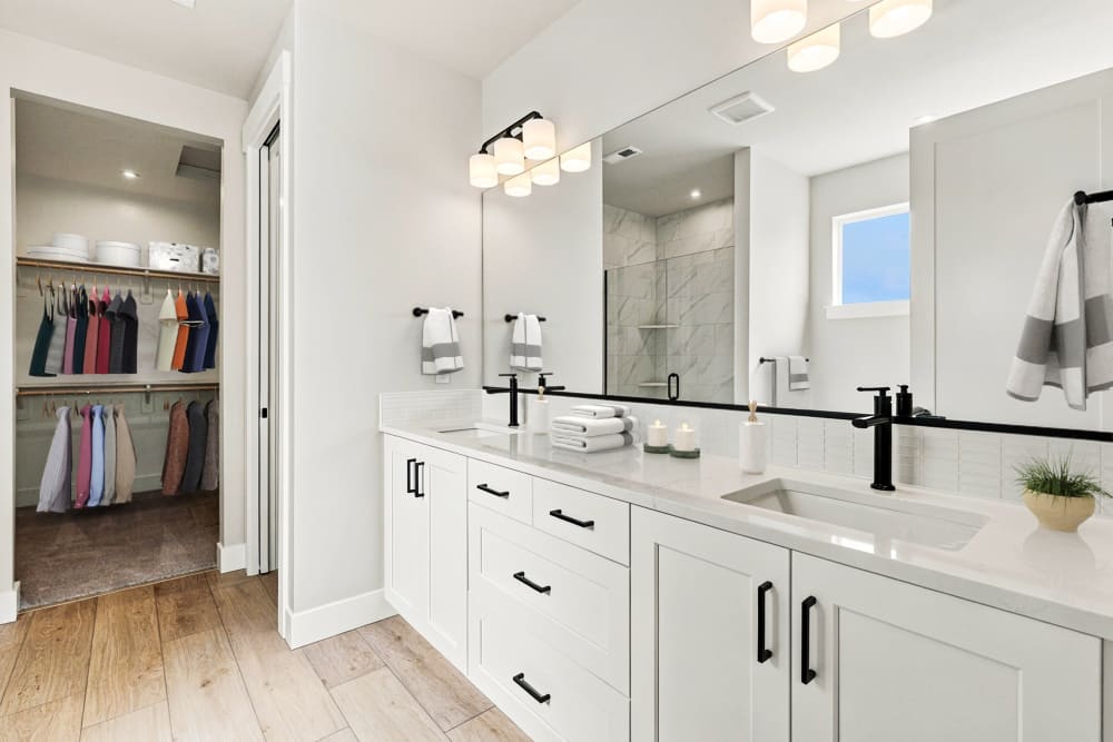 Pahlisch Homes - Photo 8