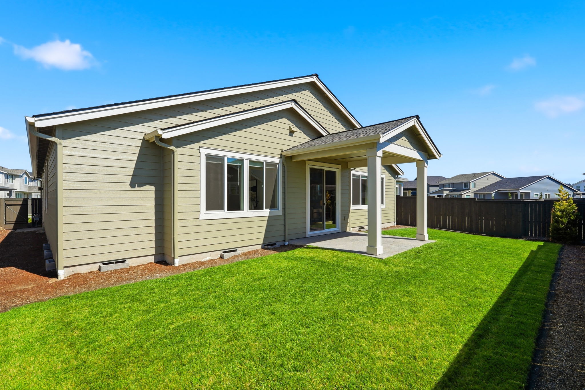 Pahlisch Homes - Photo 2