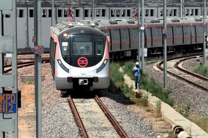 Delhi Metro Accident: Driverless Magenta Line Train Runs Into Wall During Trial Run